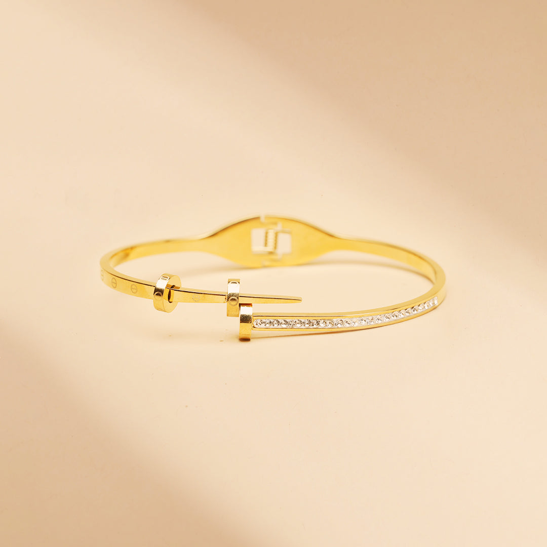 Sleek Halo 18K Gold Plated Bracelet